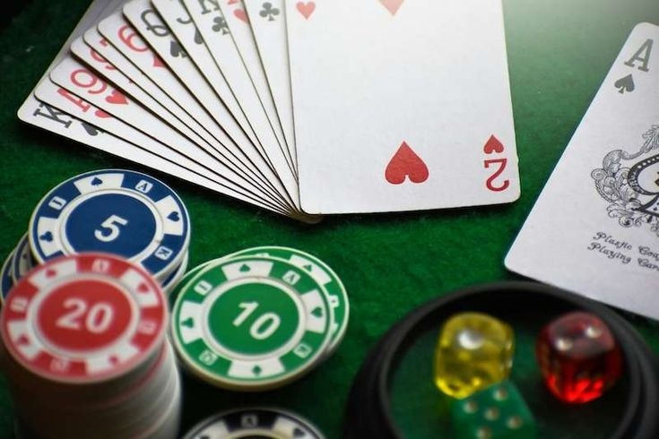  casino presented on mobile device in Pakistan with slots and live games